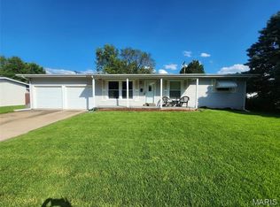 2040 Love Ln, Florissant, MO