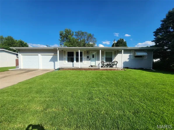 2040 Love Ln, Florissant, MO 63031
