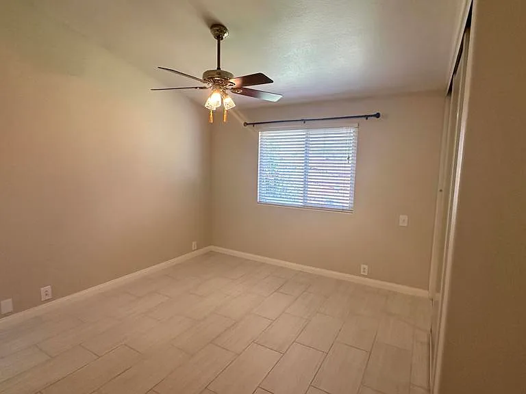 325 Princeton St — Photo 10