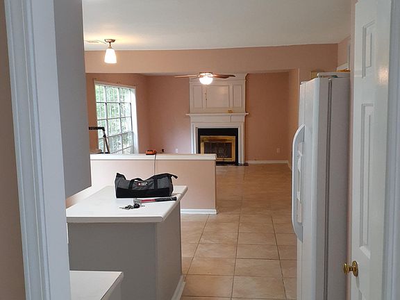 3rd image of 1911 Surrey Hill Cir