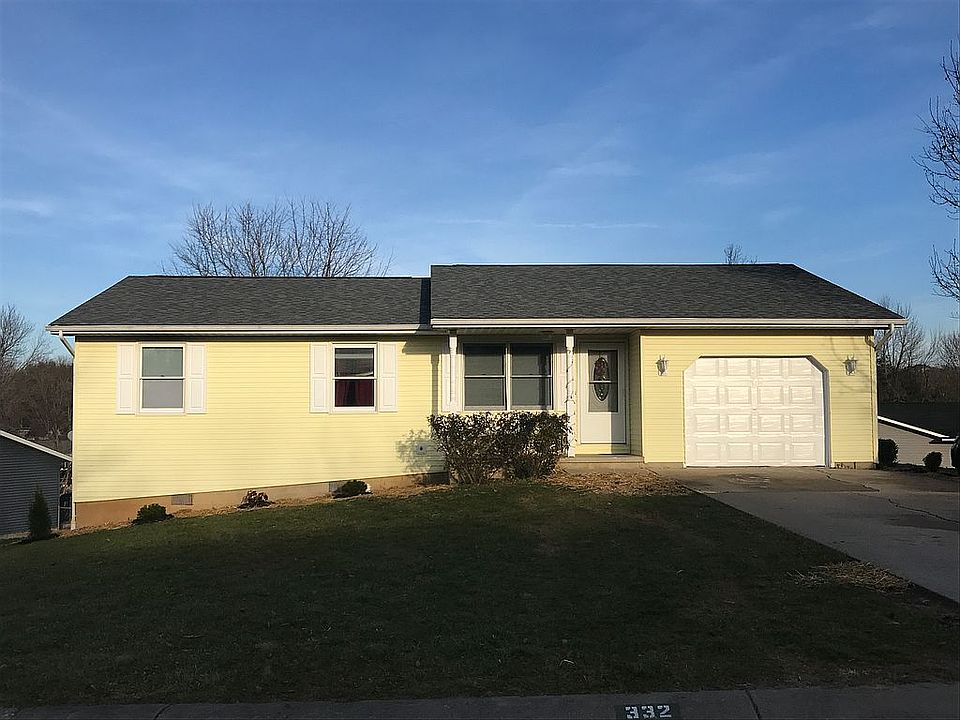 1st image of 332 W Custer Sq