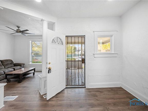 3rd image of 659 Stebbins St