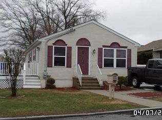 427 Kennedy St, Fall River, MA 02721