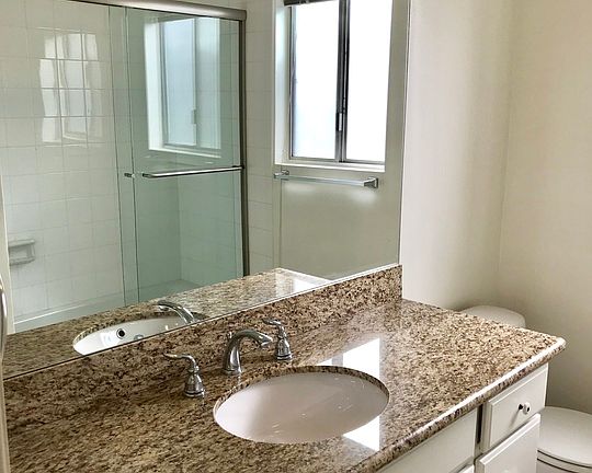 2nd image of 642 W Knoll Dr APT 202