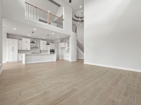 4th image of 15009 Peach Rise Dr
