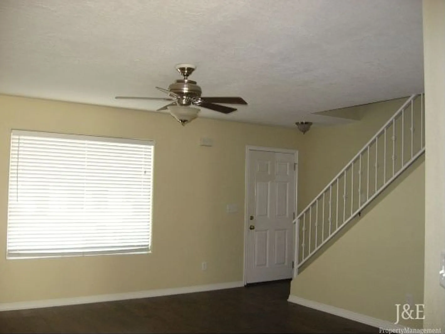1148 N Northfield Rd — Photo 3