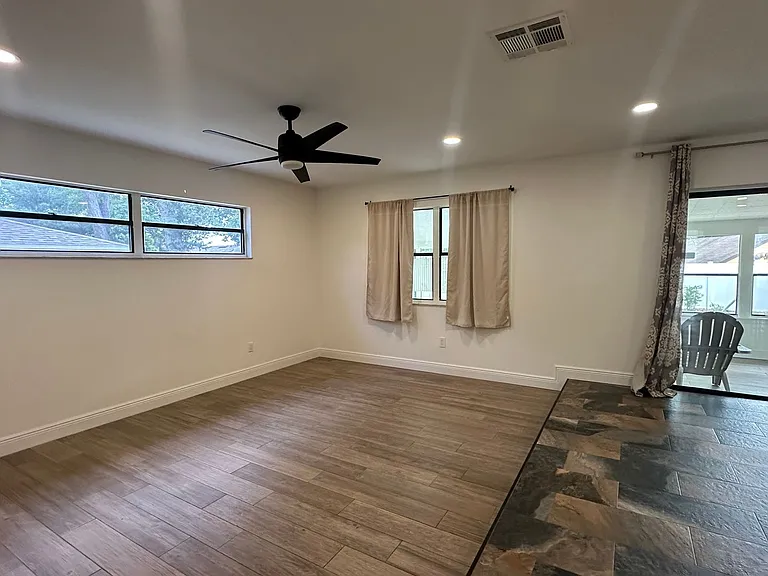 616 Iris St — Photo 6