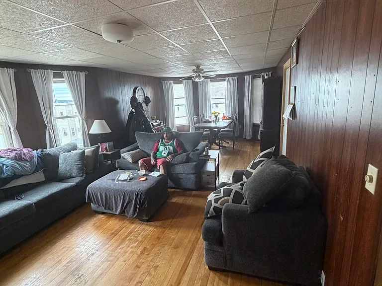 15 Caroline St #2 — Photo 7