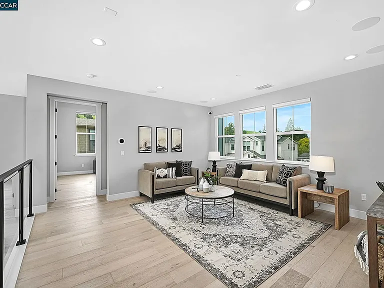 226 Akabane Ln — Photo 29