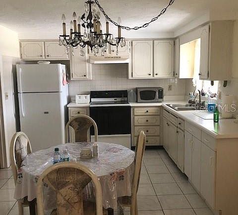 5th image of 3851 Beechwood Dr