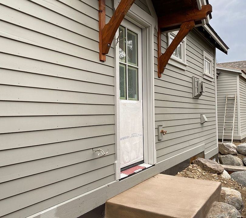 1st image of 300 E Washington Ave #6037966