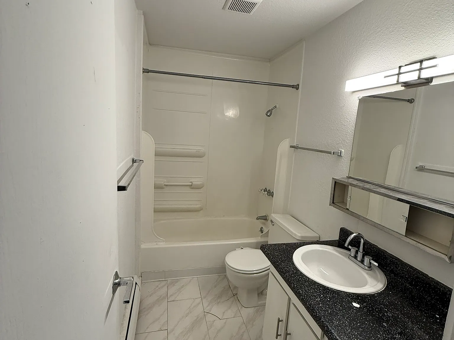 Duchess Apartments — Photo 3