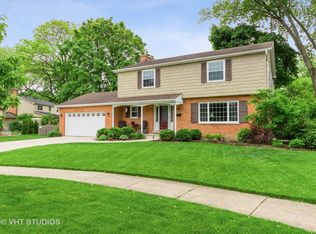 922 N Arrowhead Dr, Palatine, IL 60074