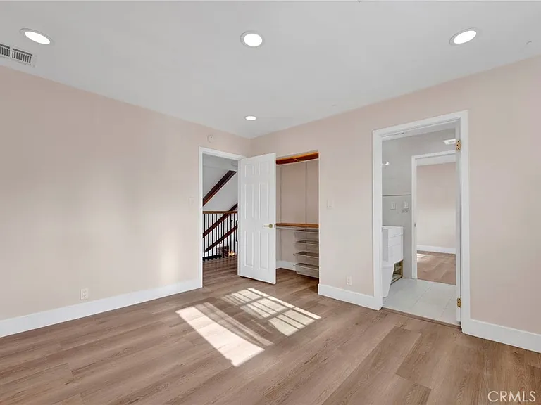 1432 N Catalina St — Photo 30
