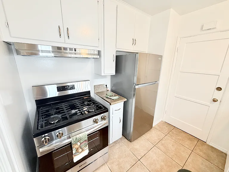 606 W Foothill Blvd — Photo 16