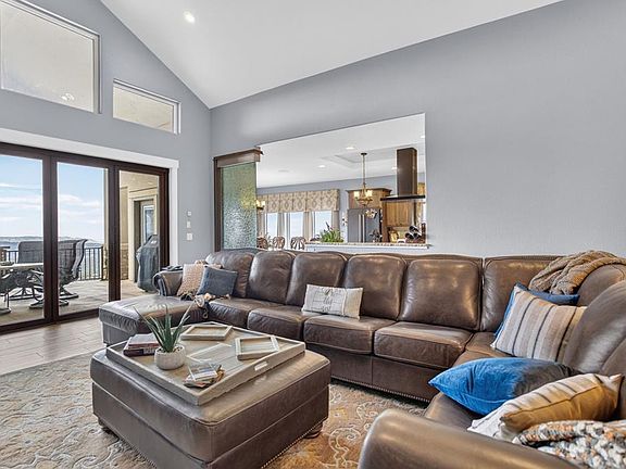 4th image of 33001 Oak Way