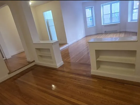 6911 Yellowstone Blvd #25, Forest Hills, NY 11375