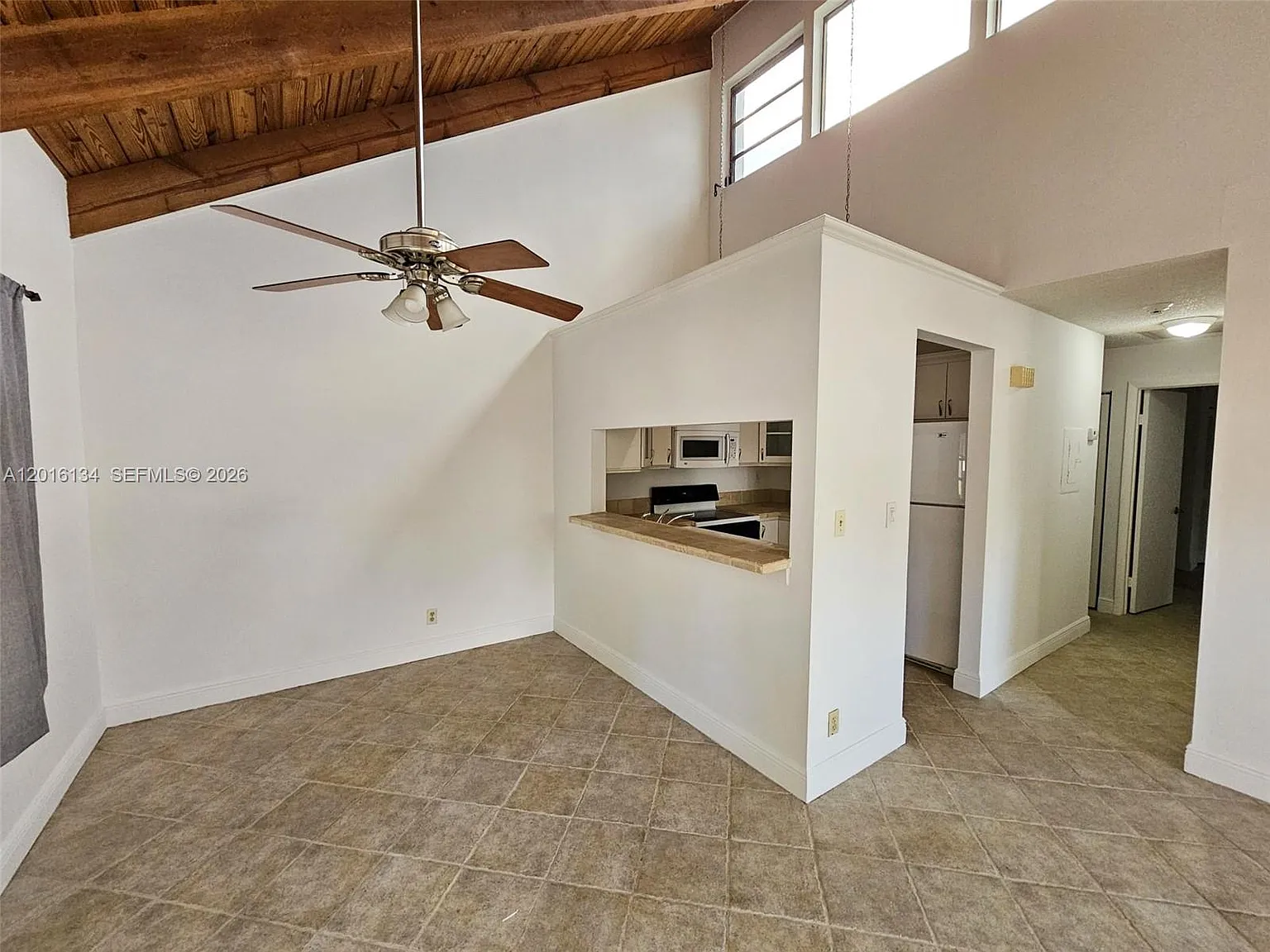 Kendall Trace Condo — Photo 3