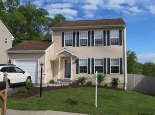 6 Cobblestone Ln, Troy, NY 12180