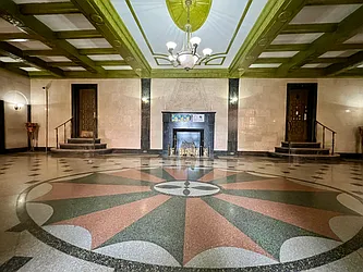 Rented by R New York