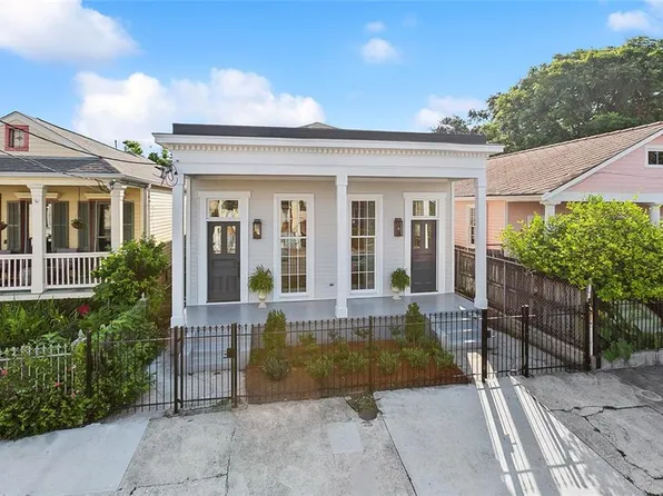 923 1st St, New Orleans, LA 70130