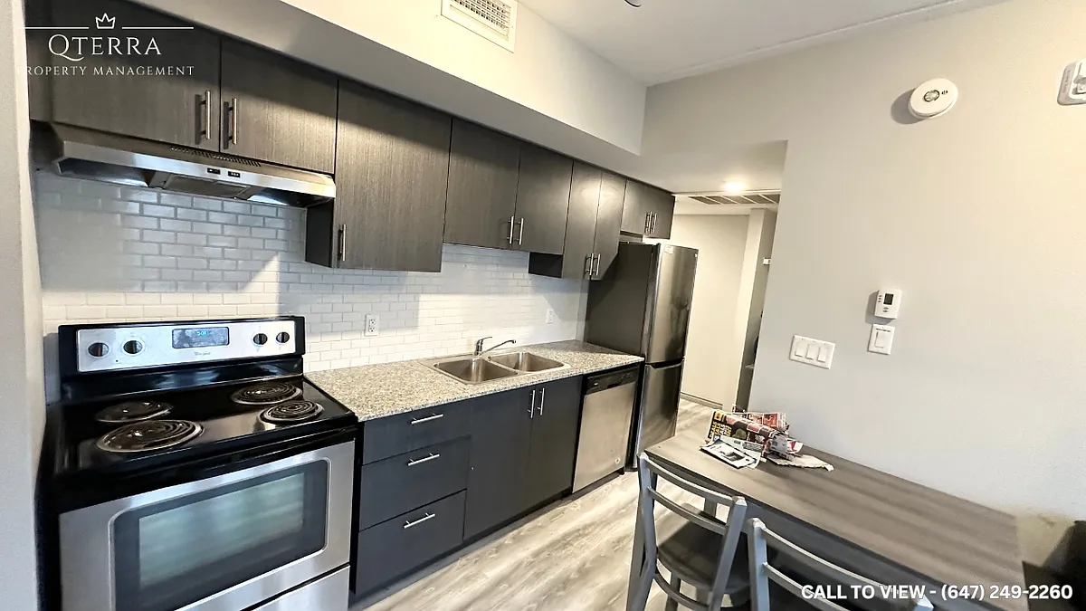 Building Photo - 275 Larch St #413