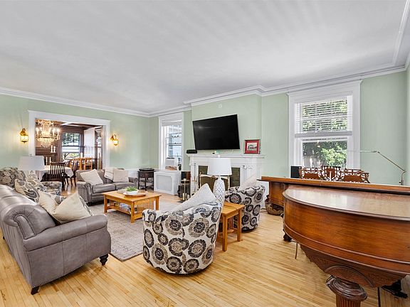 5th image of 1328 Wilson Street