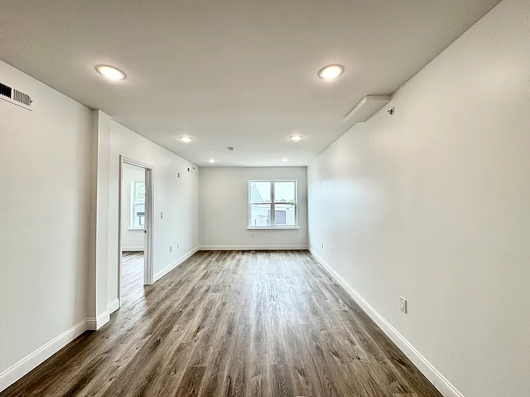 4077 Lancaster Ave #311-R — Photo 30