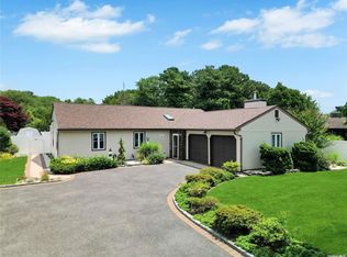31 Frost Valley Dr, East Patchogue, NY 11772