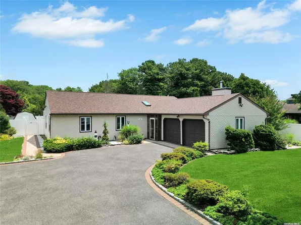 31 Frost Valley Drive, East Patchogue, NY 11772