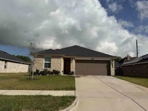 9907 Palm Royal Dr, Baytown, TX 77521