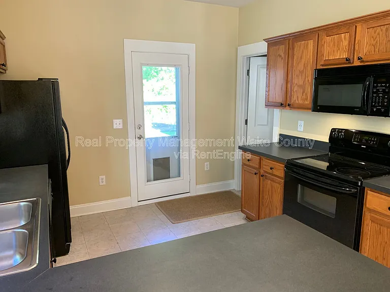 10813 Cokesbury Ln — Photo 11
