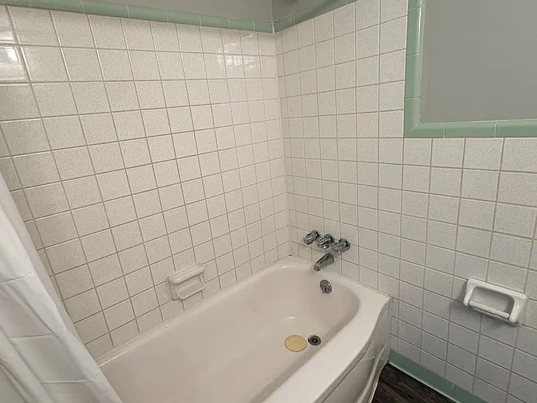 4724 Southern Parkway — Photo 8