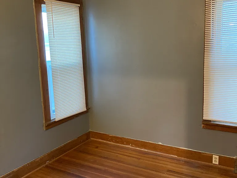 1321 Poplar St — Photo 6
