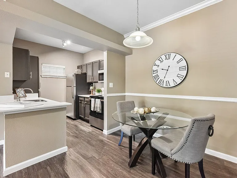 Madison Dell Ranch Apartments — Photo 28