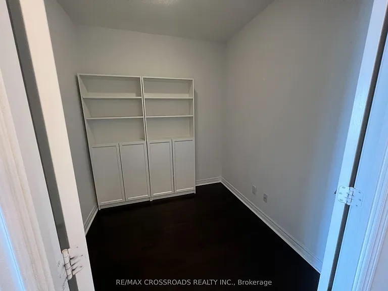 2756 Old Leslie St #519 — Photo 6