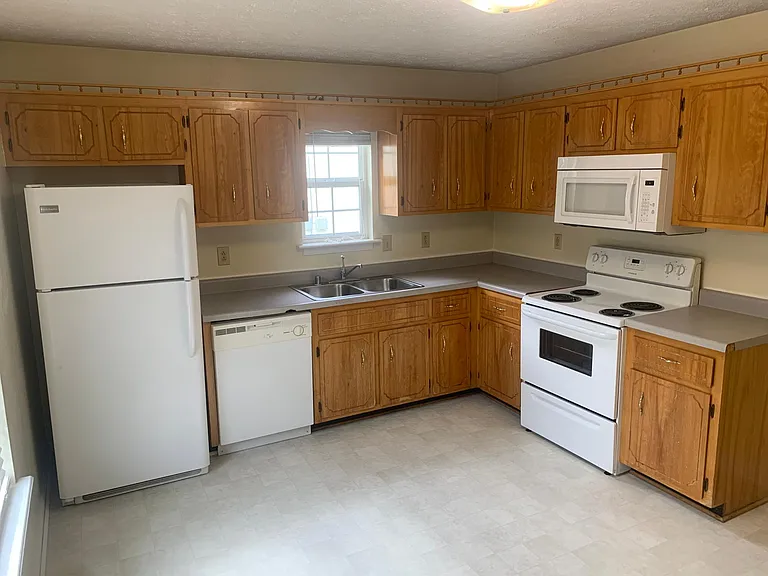 630 Stateline Rd — Photo 14