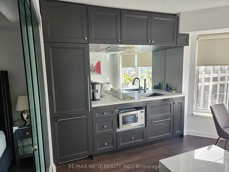 155 Yorkville Ave #1616 — Photo 4