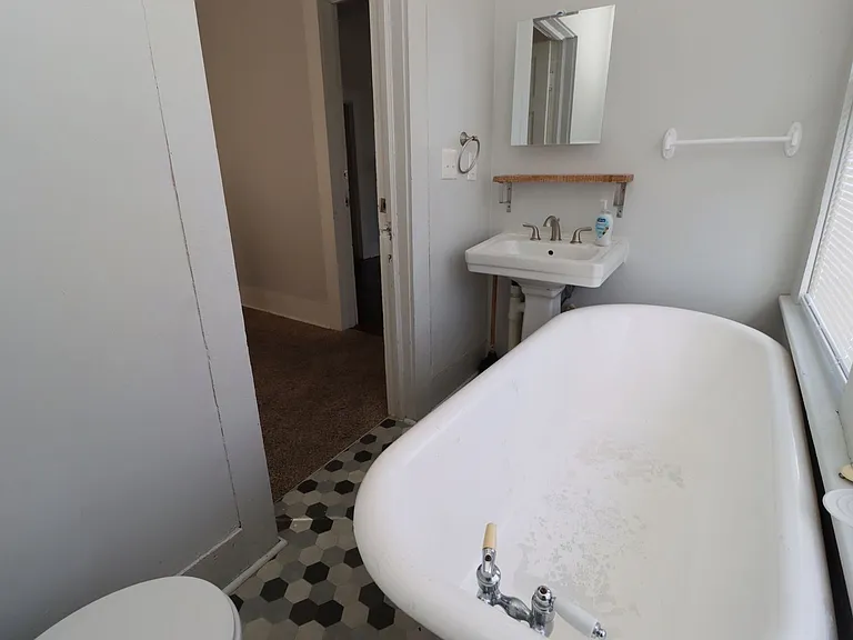 4910 Colonial Dr — Photo 20