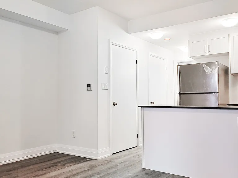 169 Lancaster St W #401 — Photo 5