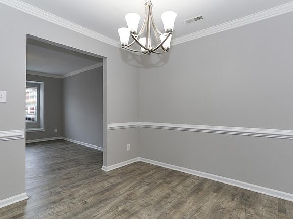 5th image of 3362 Bangor Cres E