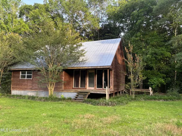 594 Homer Ladner Rd, Poplarville, MS 39470