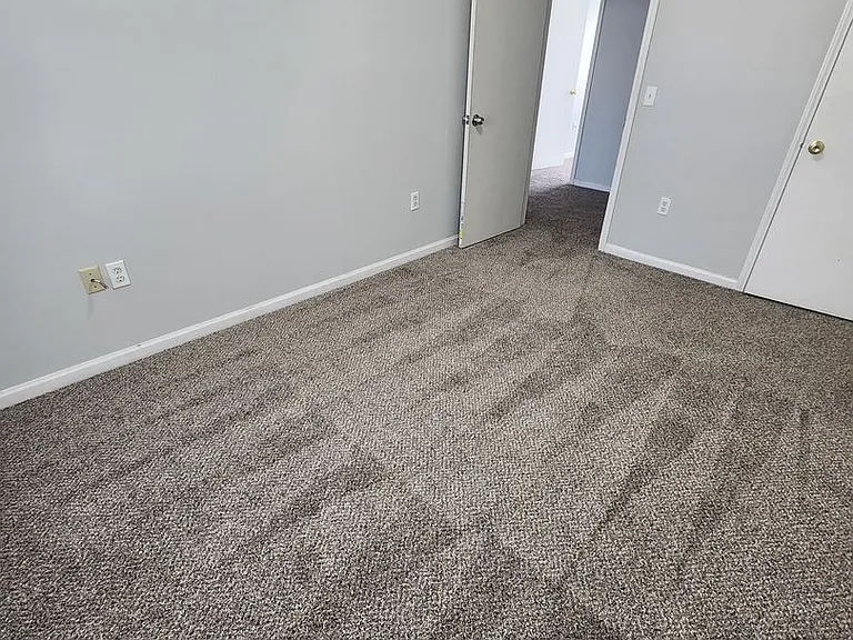 Castlewood Apartments - Huntsville, AL — Photo 5