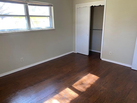 3rd image of 7528 Maple Dr