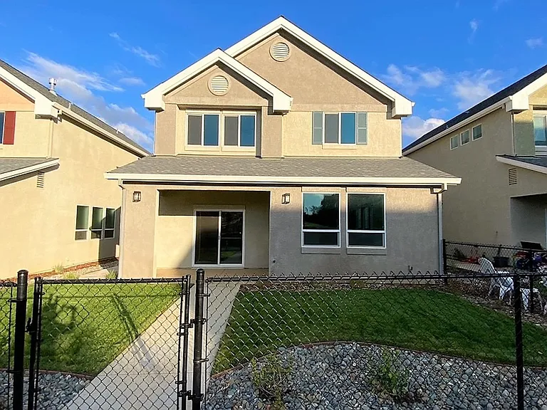 2648 Brooklyn Ln — Photo 2