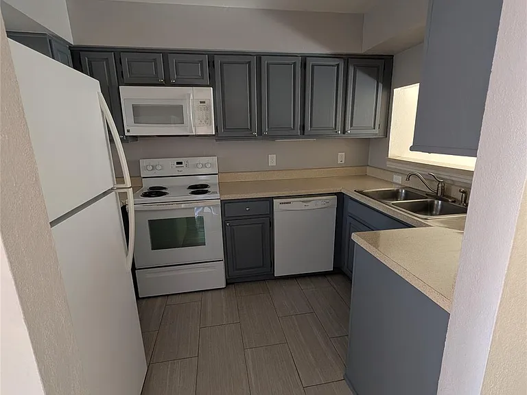 2728 Copper Creek Dr #208 — Photo 6