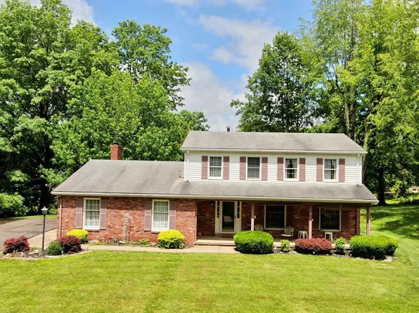 32 Boxwood Circle, Wheeling, WV 26003
