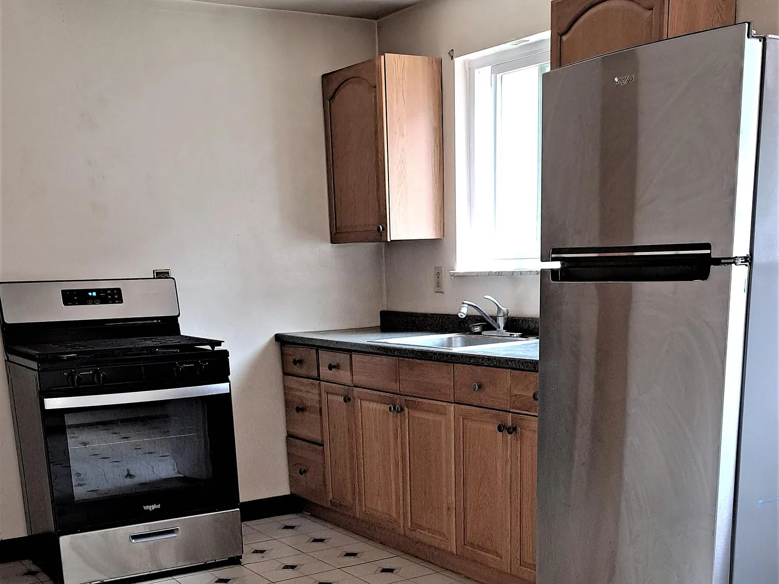 2 bed, 1100 sqft, $1,145 — Photo 2