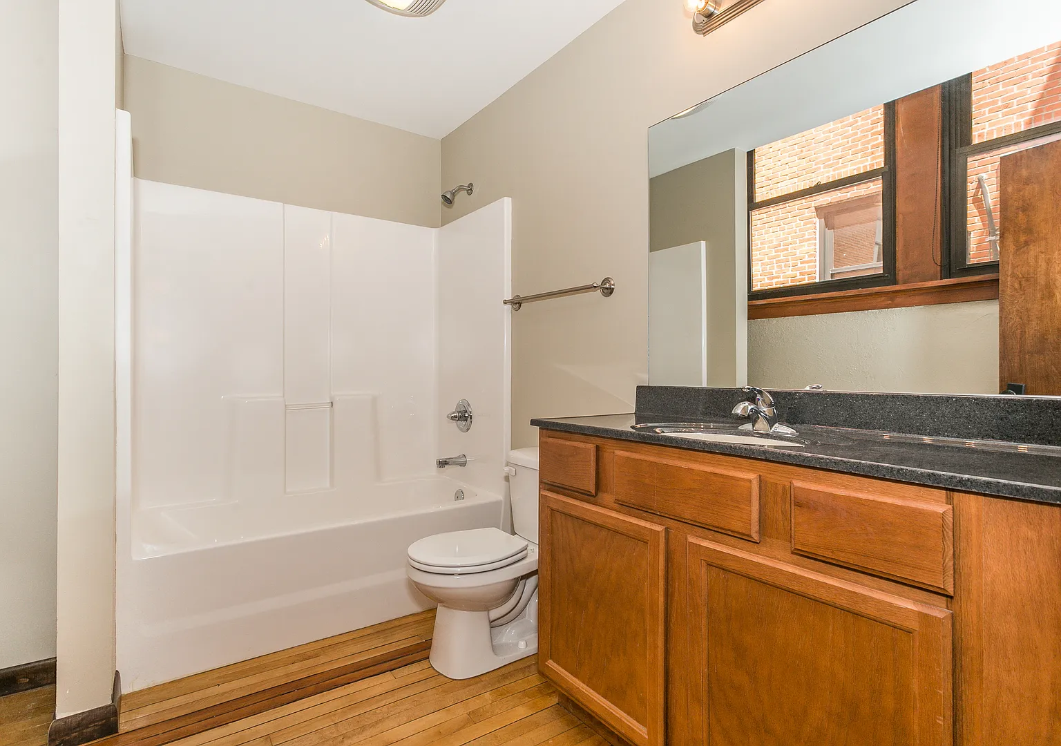 Sunnyside Apartments — Photo 4