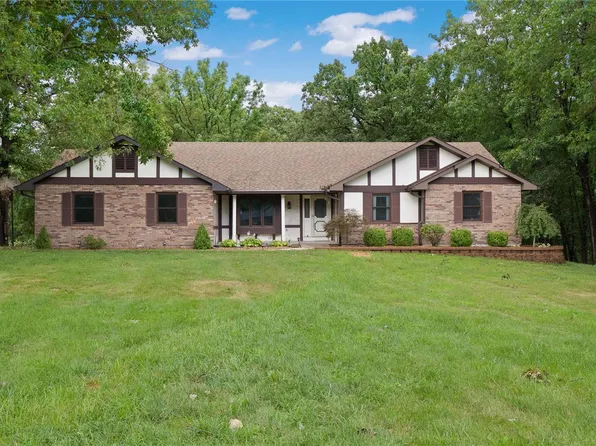 50 Sunset Ln, Winfield, MO 63389